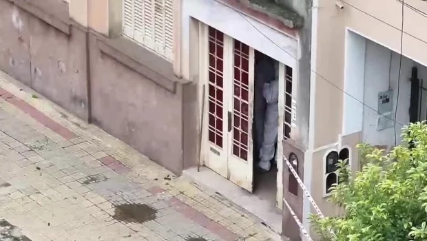 La unidad de alto riesgo efectuó un nuevo procedimiento en la casa de la calle Juan del Campillo al 800.