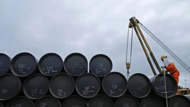 El petróleo perfora los US$90