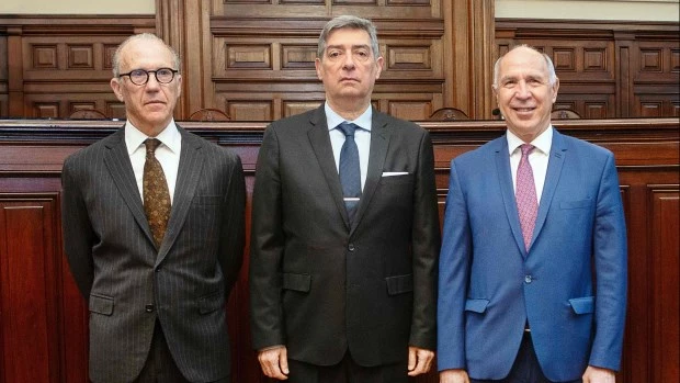 El Gobierno avanzaría con la flexibilización de los requisitos para nombrar jueces de la Corte
