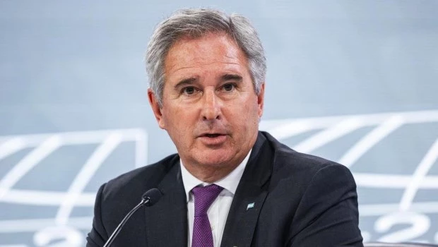 Quirno cruzó a Petro tras una dura crítica a Milei: “Siete días para que sea historia”