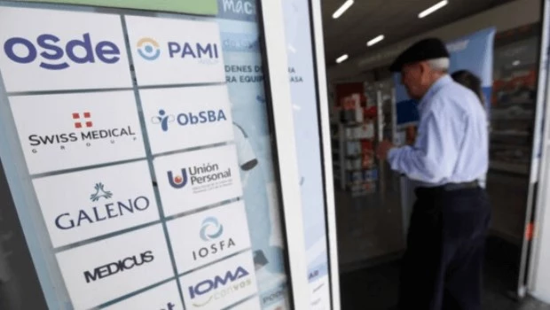 El Gobierno le da otro mes a prepagas y obras sociales para adecuar sus facturas y contratos