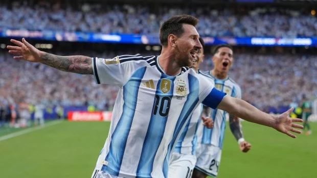 El Rey frotó la lámpara tres veces