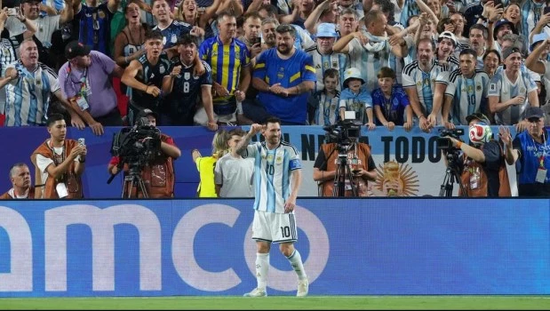 Messi agiganta su figura, pulverizando récords históricos