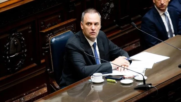 Manuel Adorni transita horas turbulentas por su situación judicial.