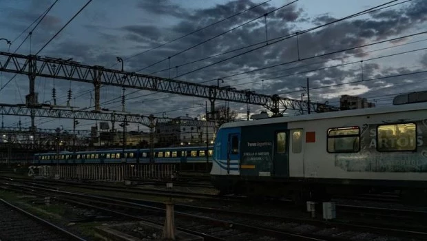 Se restableció el servicio del tren Roca tras el caos en Constitución