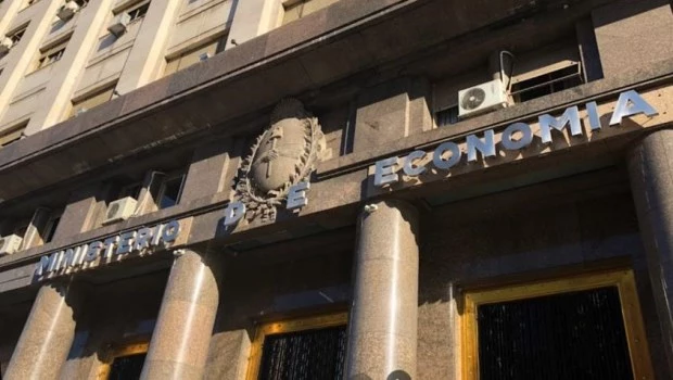 Advierten que es necesario que suba la recaudación para sostener el superávit
