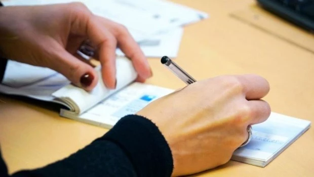El Gobierno dispuso nuevas exenciones al Impuesto al Cheque para el sector fintech y cripto