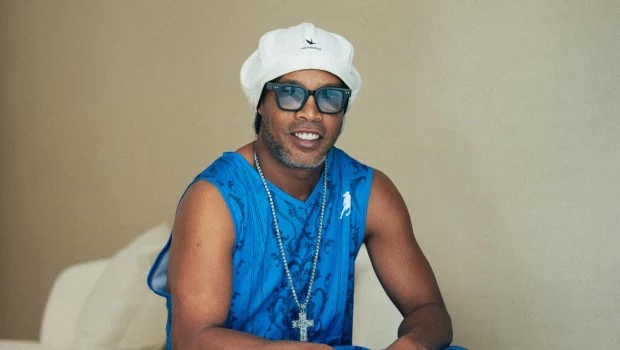 Pitbull y Sean Paul lideran CAMISA 10, el álbum global de Ronaldinho