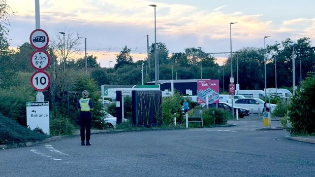 Al menos una persona muere en un choque de trenes al norte de Londres
