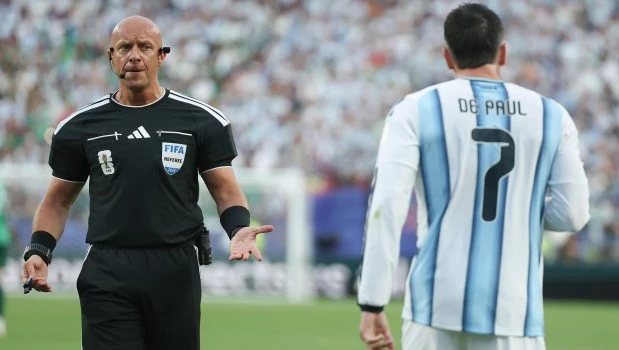 Szymon Marciniak dirigió Argentina - Argelia.