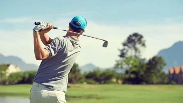 Un buen swing para una buena salud: consejos para prevenir lesiones en el golf