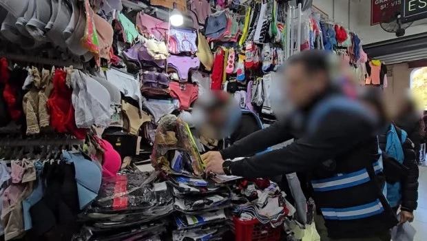 Decomisan en un megaoperativo en Once un cargamento de indumentaria valuado en 123 millones de pesos