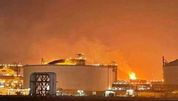 Fuerte explosión en la zona industrial de Ras Laffan en Qatar, clave para el mercado mundial del gas