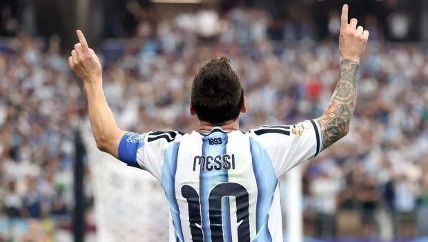 Con doblete y récord de Messi, Argentina le ganó a Austria y se clasificó a 16avos de final
