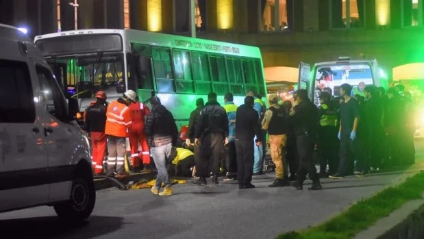 Tragedia en Mar del Plata: un ómnibus fuera de control arrolló a siete personas