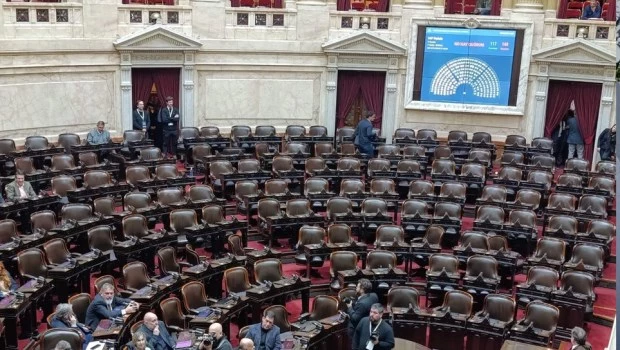 Diputados: con apoyo de bloques aliados, LLA logró frenar la sesión en la que la oposición buscaba interpelar a Adorni