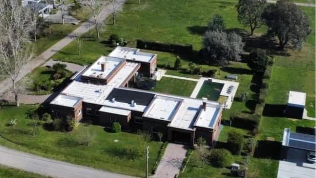 Según la justicia, la imponente vivienda no está blanqueada en la declaración jurada de Insaurralde.