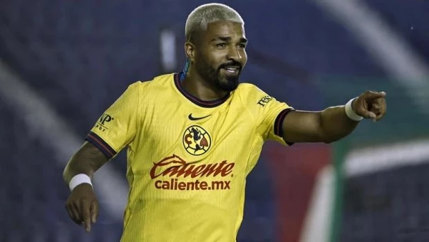 Boca avanza por el delantero uruguayo Rodrigo Aguirre