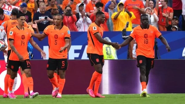 Países Bajos derrotó a Túnez por 3 a 1 y ganó el Grupo F