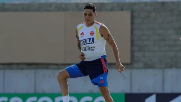 Juanfer Quintero se fue de la conferencia cuando le preguntaron por su futuro en River