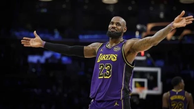 LeBron James no seguirá en los Lakers y se especula con que firmará con los Warriors