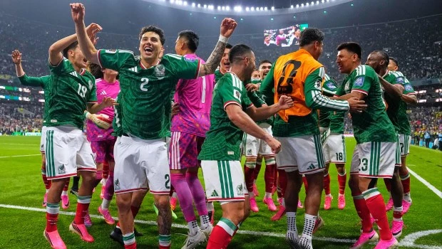 Con un primer tiempo arrollador, México despachó a Ecuador y clasificó a octavos