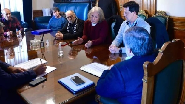 Crisis del servicio de trenes: Villarruel y el interbloque del PJ en el Senado recibieron por separado al Pollo Sobrero