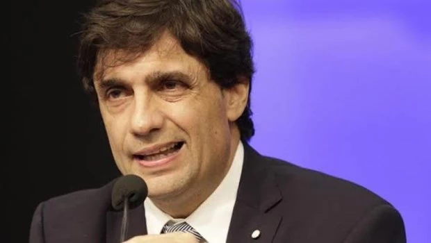 Lacunza espera “relativa escasez” de dólares en el segundo semestre