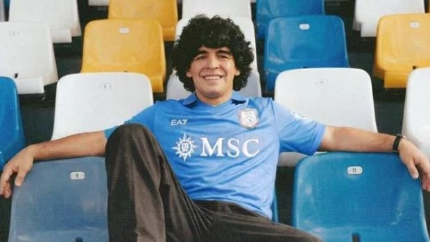 El Nápoles celebra 100 años con una camiseta homenaje a la era de Maradona