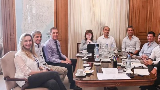 La mesa política se reprogramó para el miércoles, en la previa a la visita de Javier Milei a Tucumán