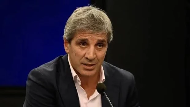 Caputo aseguró que hay bancos que ofrecen refinanciar deudas de morosos a 25%