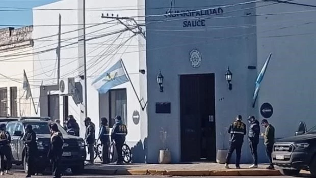 Allanaron a un intendente de Corrientes por presunta malversación de fondos