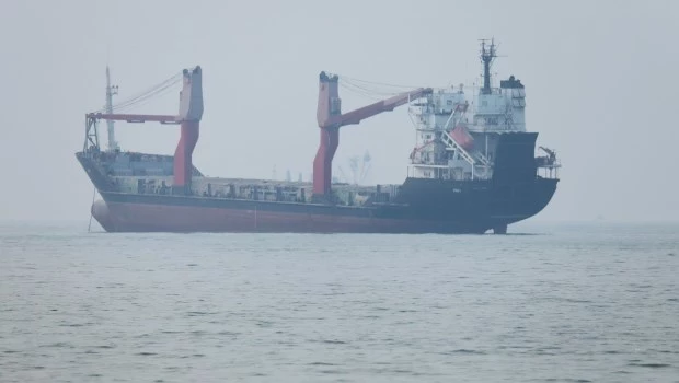 El petróleo vuelve a subir tras el fin del alto al fuego en Medio Oriente