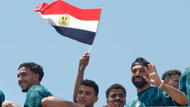 Cálida recepción a la selección de Egipto en El Alamein