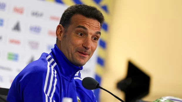 Scaloni: "Mientras Messi quiera va a ser el mejor"