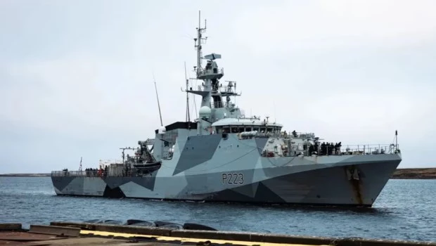 Denuncian como una “provocación” el paso de un buque militar británicó por el Mar Argentino