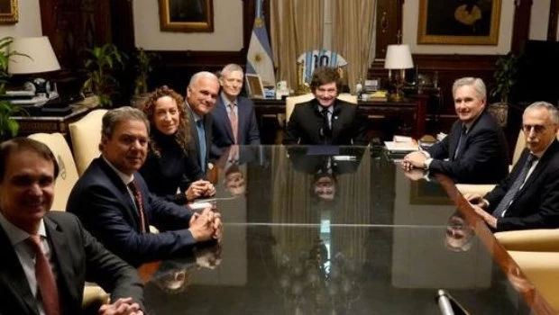 Milei recibió a directivos de Bayer en medio del debate por las patentes de medicamentos y la propiedad intelectual