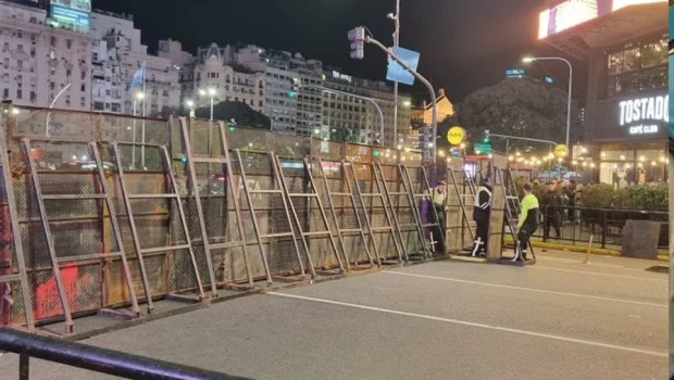 Argentina vs. Inglaterra: operativo de seguridad en el Obelisco y un triple anillo de vallado