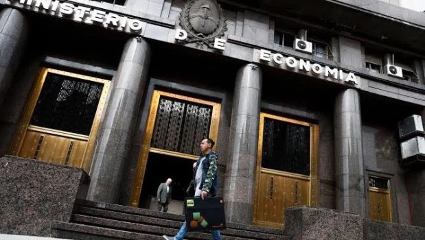 El Ejecutivo modificó el presupuesto y asignó más recursos al pago de salarios