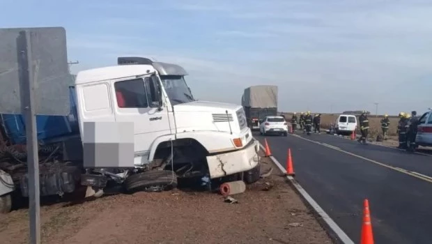Dos personas murieron en un choque cerca de La Carlota