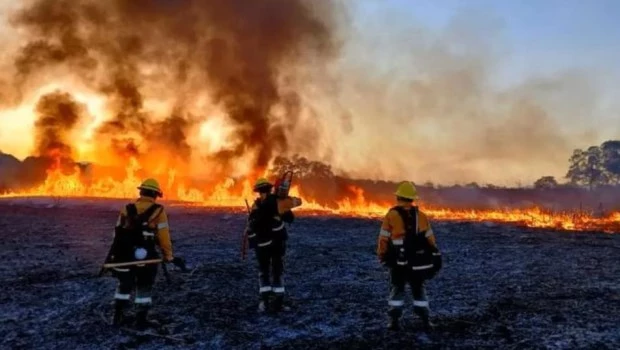 Violento viento Zonda azotó Jujuy y provocó destrozos, incendios y cortes de luz