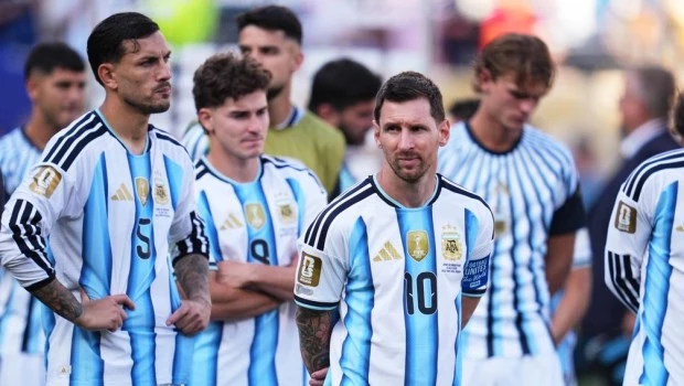 Argentina entre Inglaterra y España