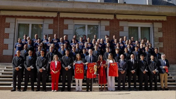 El rey Felipe VI felicitó a la selección española por un "triunfo épico"
