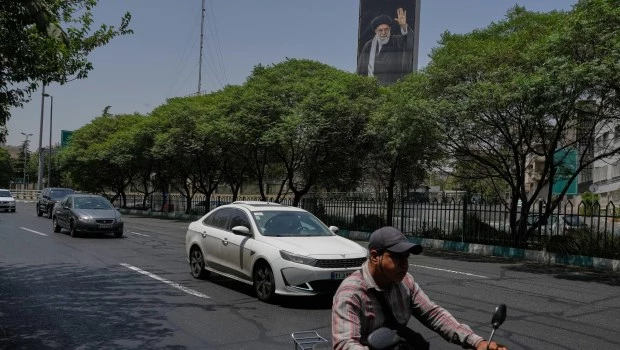 Trump advierte que destruirá un puente o una planta eléctrica por cada ataque iraní en el estrecho de Ormuz
