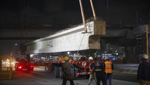 Avanzan las obras de ampliación del Puente Labruna.