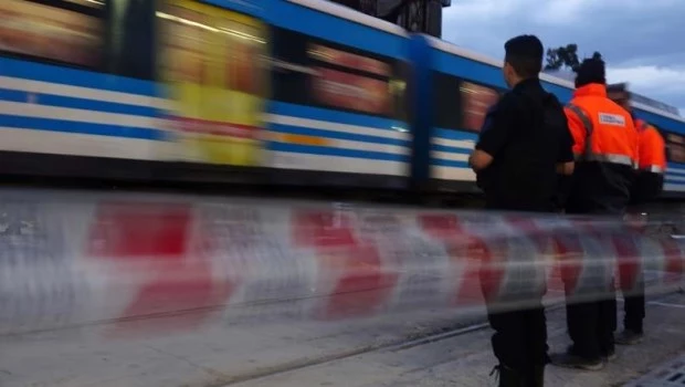Femicidio en Merlo: asesinó a golpes a su mujer y después se arrojó a las vías del tren