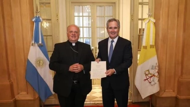 El nuevo nuncio apostólico se reunió con Quirno y crecen las expectativas por una visita del papa León XIV