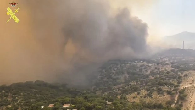 Captura de un video facilitado por la Guardia Civil, de la evolución del incendio en el suroeste de la Comunidad de Madrid. EFE