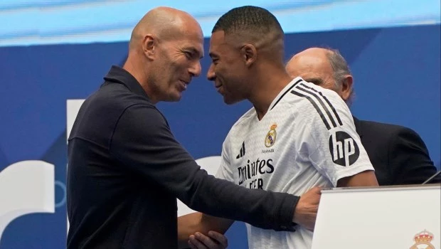 Zinedine Zidane es el nuevo director técnico de la selección de Francia