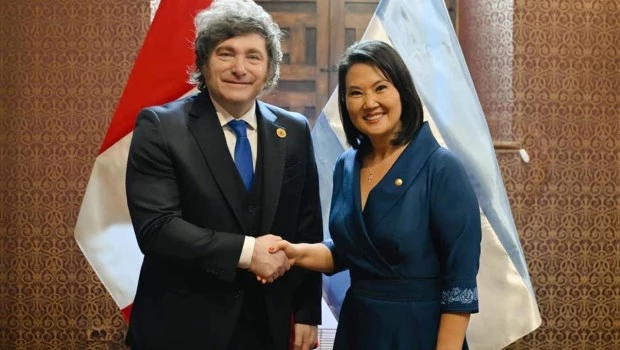 La presidenta electa de Perú, Keiko Fujimori junto a Javier Milei en el Palacio de Torre Tagle en Lima (Perú). X @CancilleriaPeru